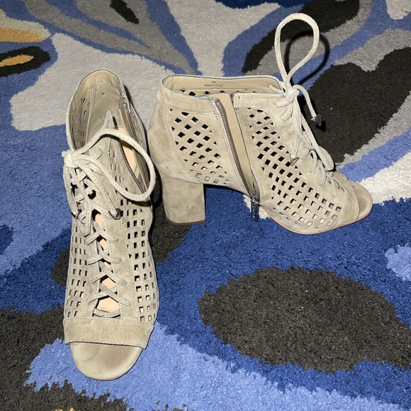 Green Gianni Bini sandal - Picture 2 of 4